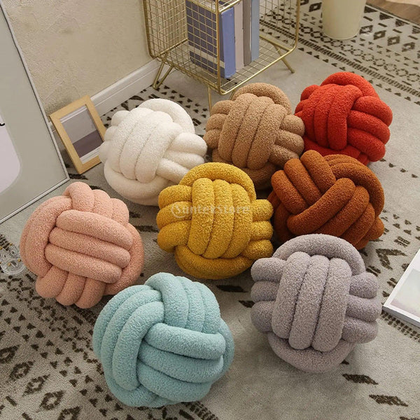  Knot Ball Pillow 